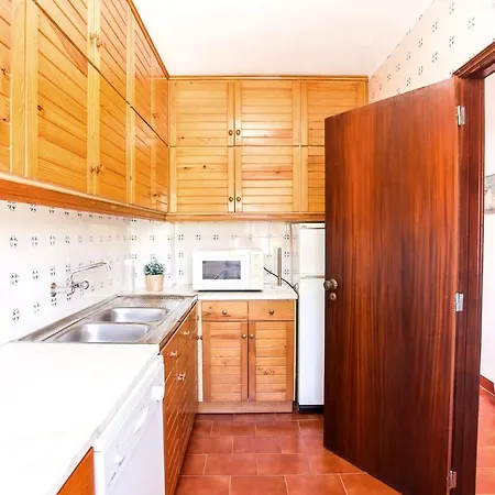 Lovelystay - Ericeira Beach House *