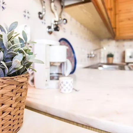 Lovelystay - Ericeira Beach House *
