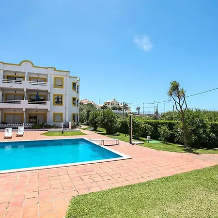 Lovelystay - Ericeira Beach House *