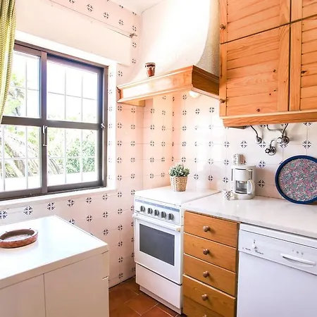 Lovelystay - Ericeira Beach House * Μάφρα